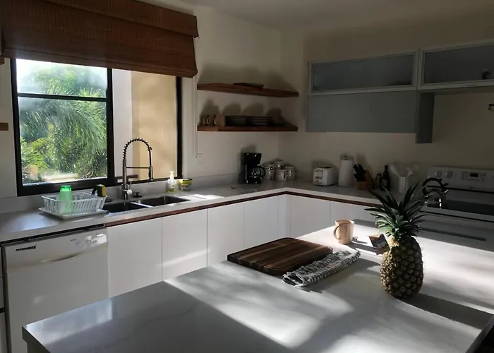 L1213 One Bedroom, Huge Balcony Amazing Sunsets *