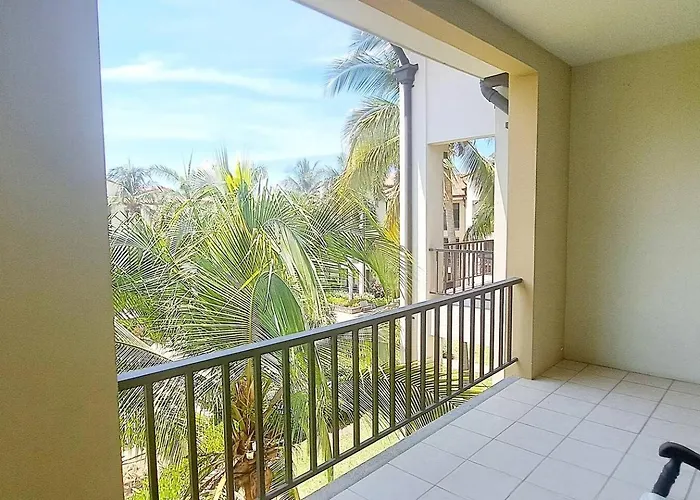 L1213 One Bedroom, Huge Balcony Amazing Sunsets Apartment